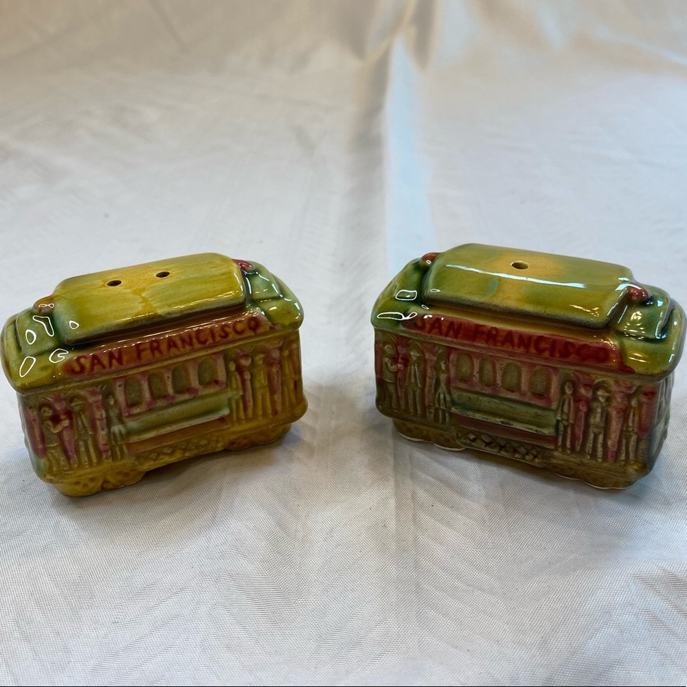 San Francisco trolley salt pepper shaker.